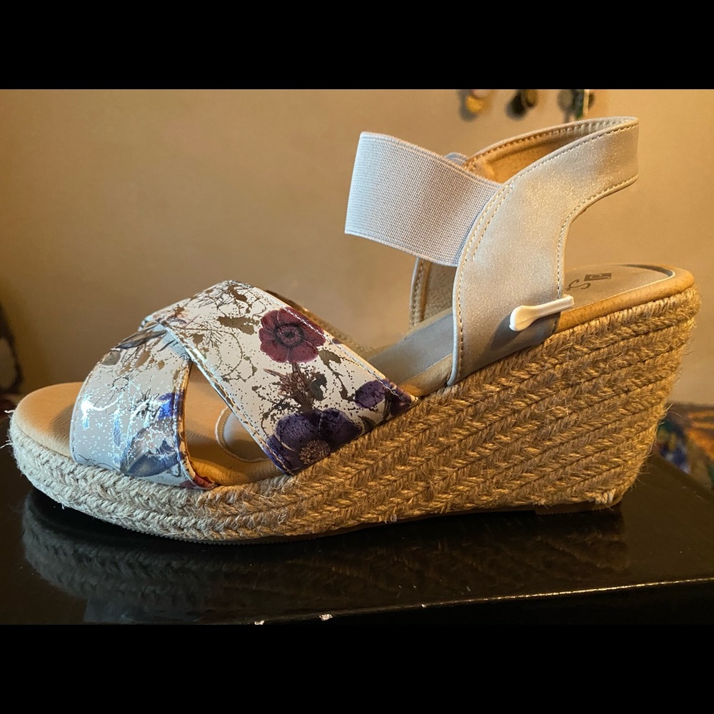 Wedges Floral size 7.5m